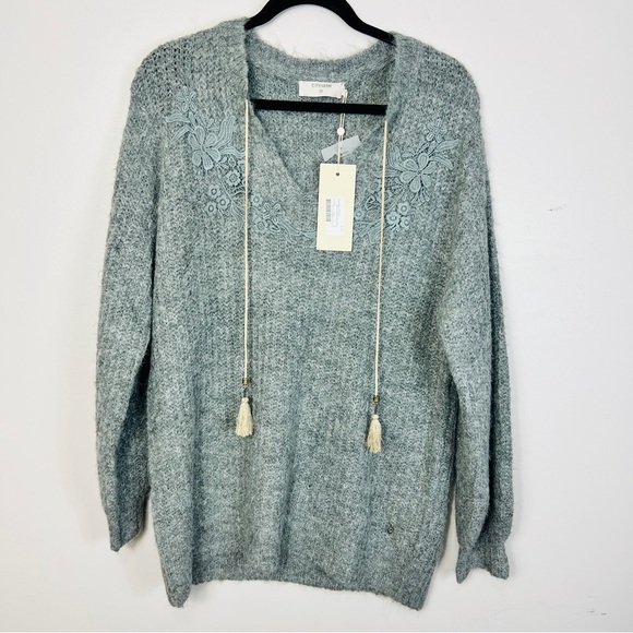 Cream grey Embroidered Knit Pullover Sweater – Oversized Size S - Picture 2 of 13